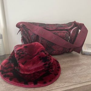 IVY PARK burgundy Reversible bucket hat and oversized Fanny Pack!